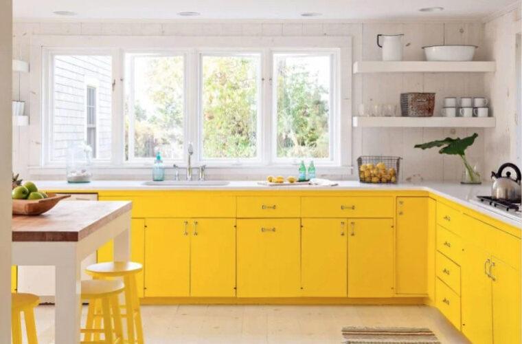 cucina classica colore giallo limone toni stile